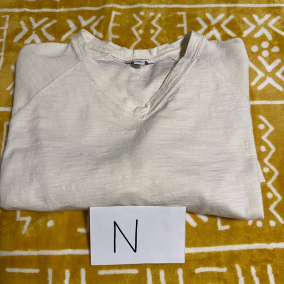 Calvin Klein 100% Breathable Natural Cotton V-neck Shirt Sz LG. Perfect Cond! - Picture 8 of 8